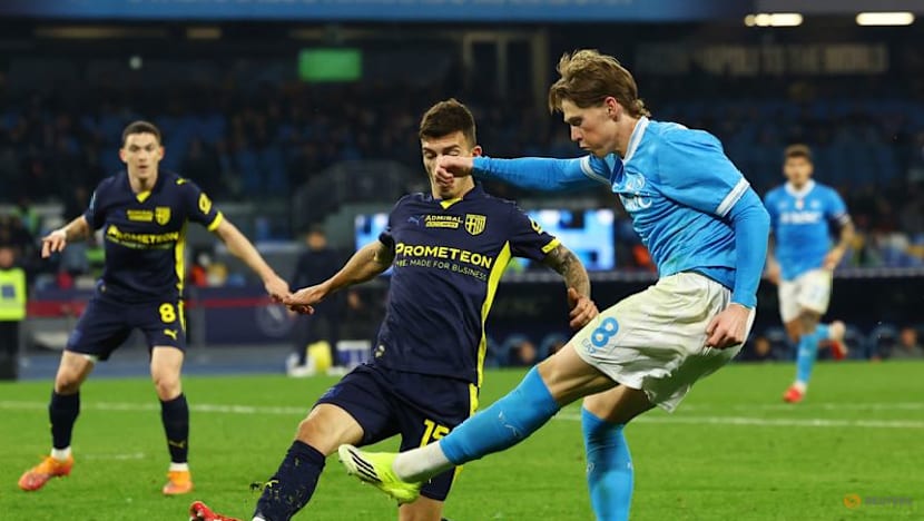 Napoli's title defence hit by scoreless draw with Parma