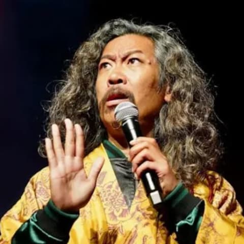 为捡手机从阳台失足坠楼　法国喜剧演员命丧现场