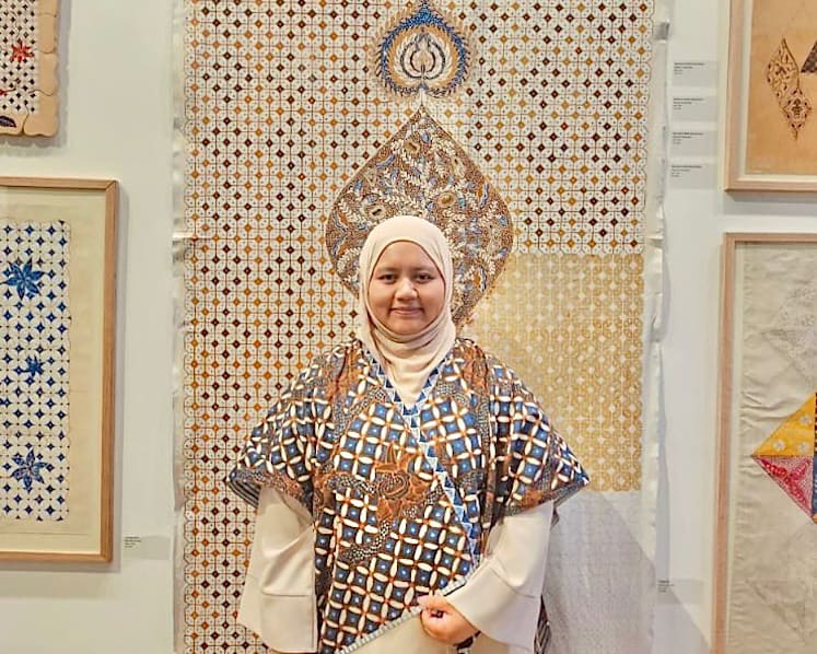 'Connecting me to roots I nearly lost': Batik helped this grieving artist honour her late grandmother