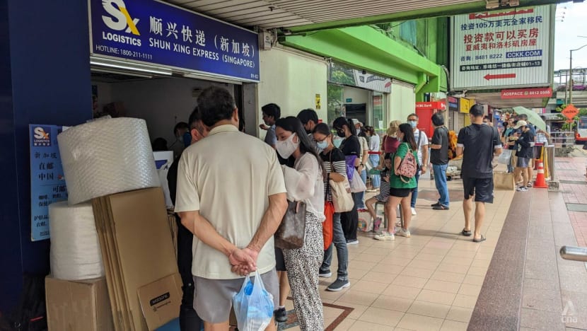 Worried China nationals in Singapore queue to send Panadol to relatives back home Worried China nationals in Singapore queue to send Panadol to relatives back home