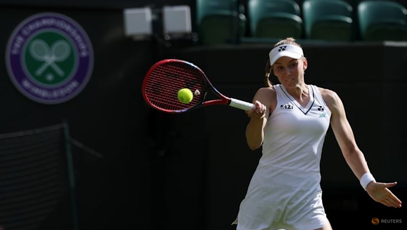 Serena and Wawrinka go down fighting at Wimbledon