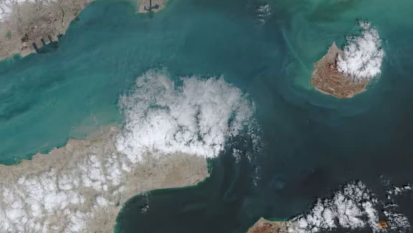 Perang Amerika, Israel dan Iran: Iran kenakan semula “kawalan ketat” di Selat Hormuz susuli kepungan Amerika