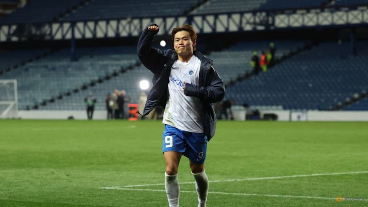 Besiktas sign South Korea forward Oh from Genk