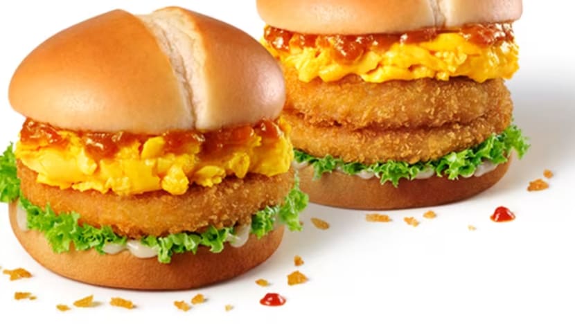 McDonald's SG kerjasama dengan Jumbo Seafood tawar burger dengan sos 'chilli crab' sempena SG60