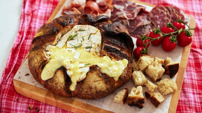 Make This Magnificent Cheesy Bread Bowl ‘Fondue’ In Less Than 30 Minutes