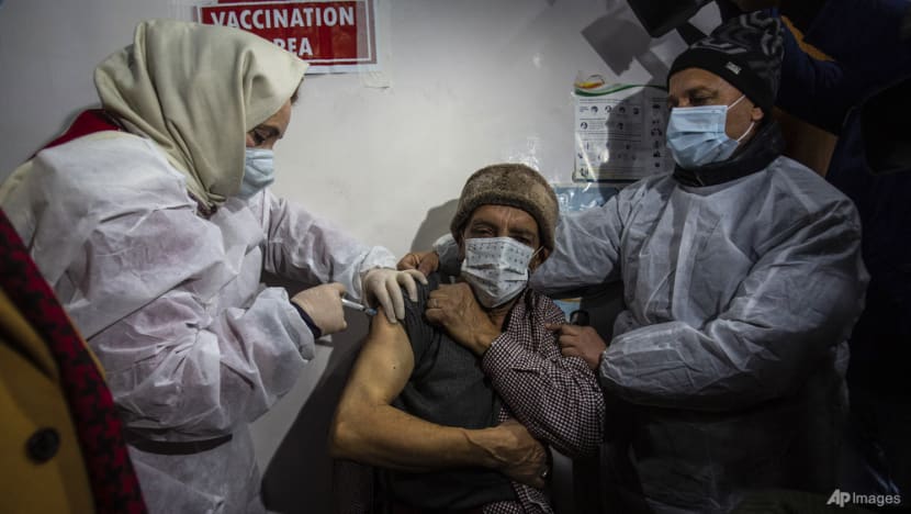 India starts booster shots for vulnerable amid Omicron surge India starts booster shots for vulnerable amid Omicron surge