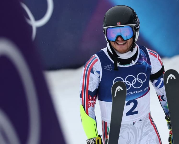 Alpine skiing-Norway's McGrath leads crash-strewn men's slalom, Pinheiro Braathen exits