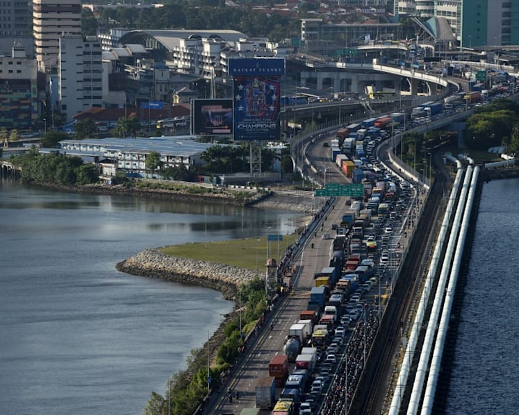 Travel insurance not needed for fully vaccinated short-term visitors crossing Singapore-Malaysia land border from April 1