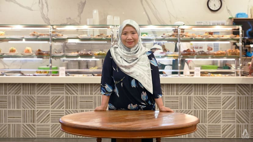 Dari rumah kedai kepada niaga besar-besaran: Rahsia kejayaan restoran nasi padang Hjh Maimunah Dari rumah kedai kepada niaga besar-besaran: Rahsia kejayaan restoran nasi padang Hjh Maimunah