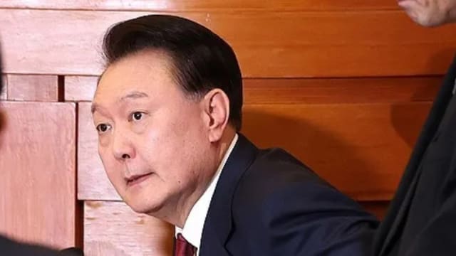 韩国检方以短暂实施戒严令和领导叛乱为由 起诉尹锡悦 