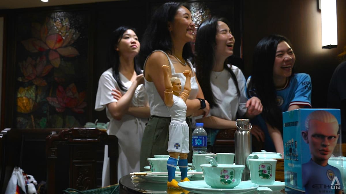 channelnewsasia.com - Jeraldine Yap - Football with a side of dim sum: Hong Kong teahouse scores big with World Cup fans