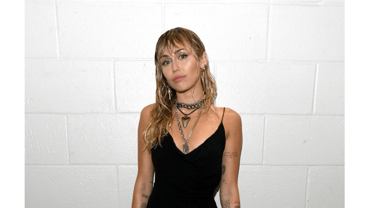 Miley Cyrus slams critics 8days