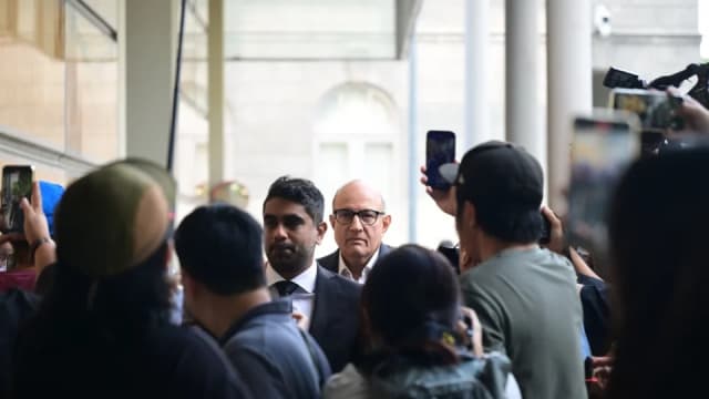 易华仁承认罪状 控方陈词要求判他坐牢六到七个月