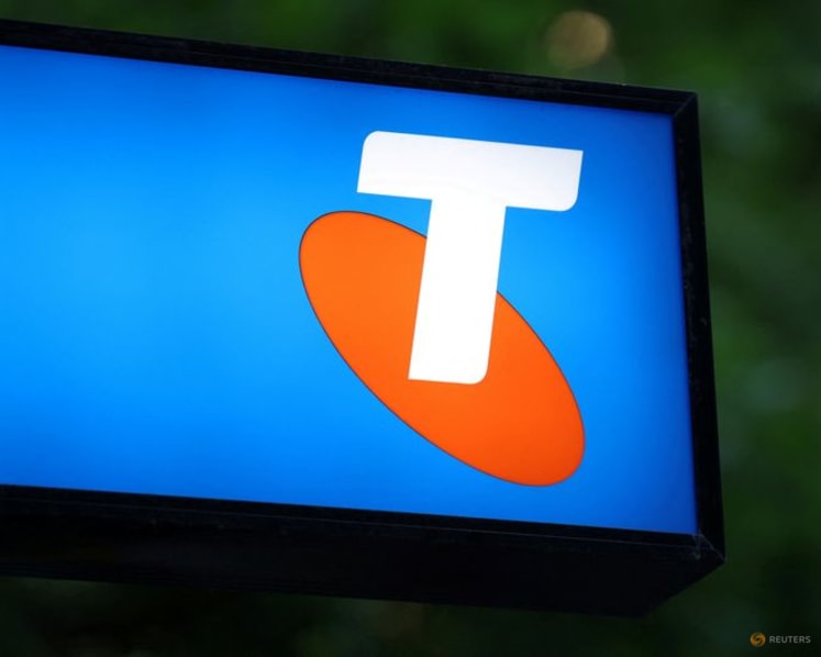 Telstra dials up shareholder returns with A$1 billion buyback, posts modest profit rise