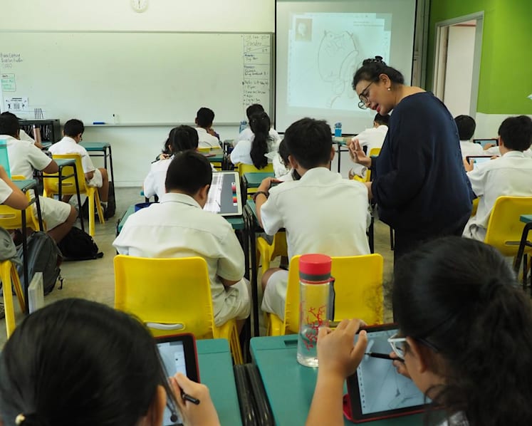 2025 school year to start on Jan 2, end on Nov 21
