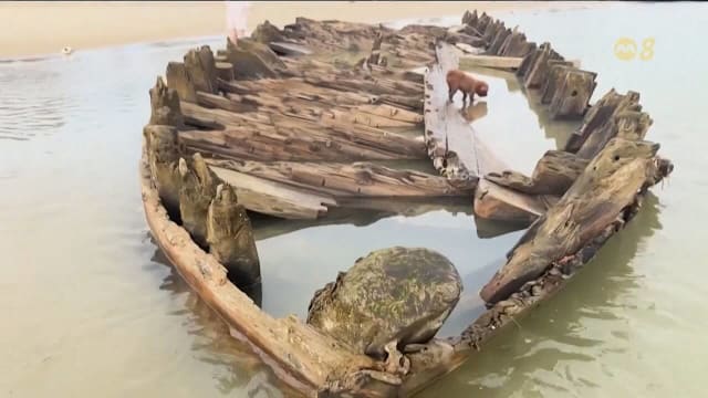 台风海鸥狂扫越南 意外令百年历史木船重见天日