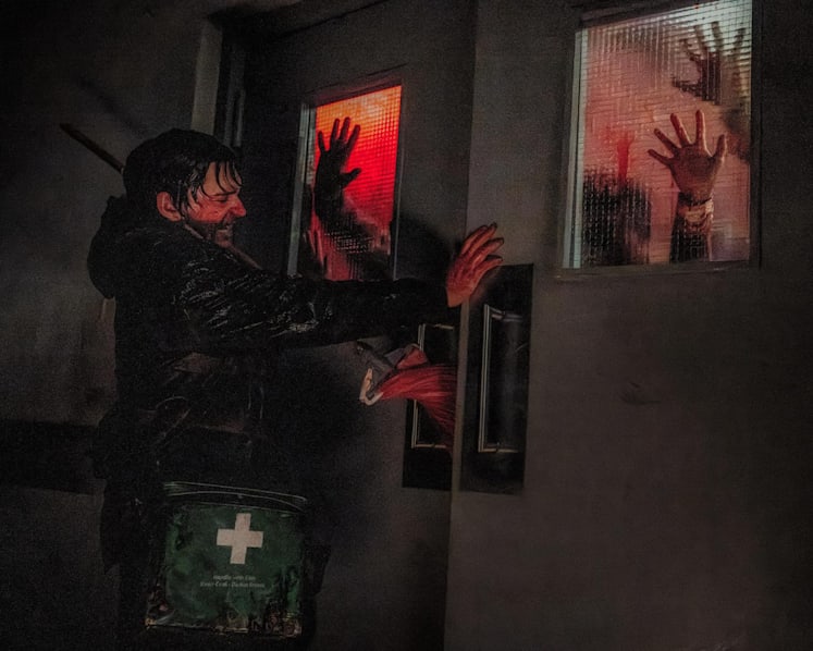 Resident Evil 2026 bawa teror baru, kurir medis dikejar zombie semalaman