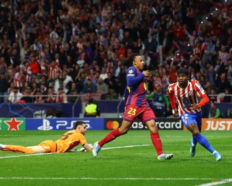 Atletico survive Barca scare to reach first Champions League semi in nine years
