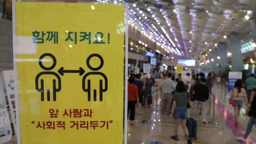 Peraturan jarak selamat tahap tertinggi di Seoul susuli kemunculan semula COVID-19