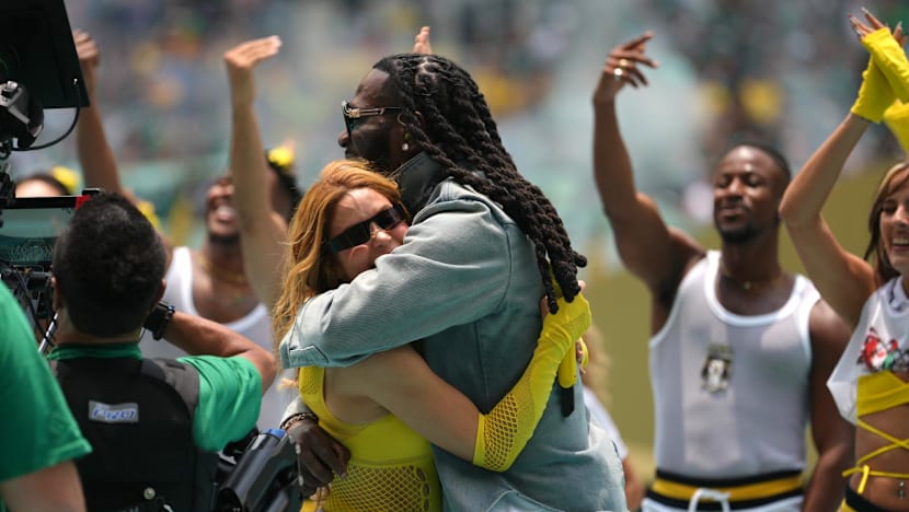 Madonna, Shakira, Bieber and The Muppets light up World Cup half-time show Madonna, Shakira, Bieber and The Muppets light up World Cup half-time show
