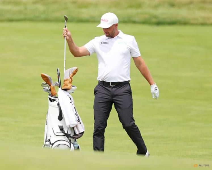 Clark in command at US Open halfway mark