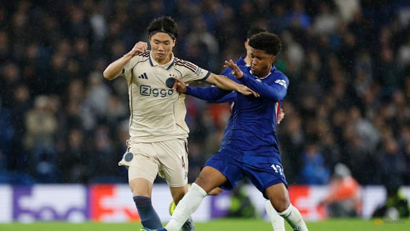 Youthful Chelsea thump hapless Ajax 5-1 in Champions League