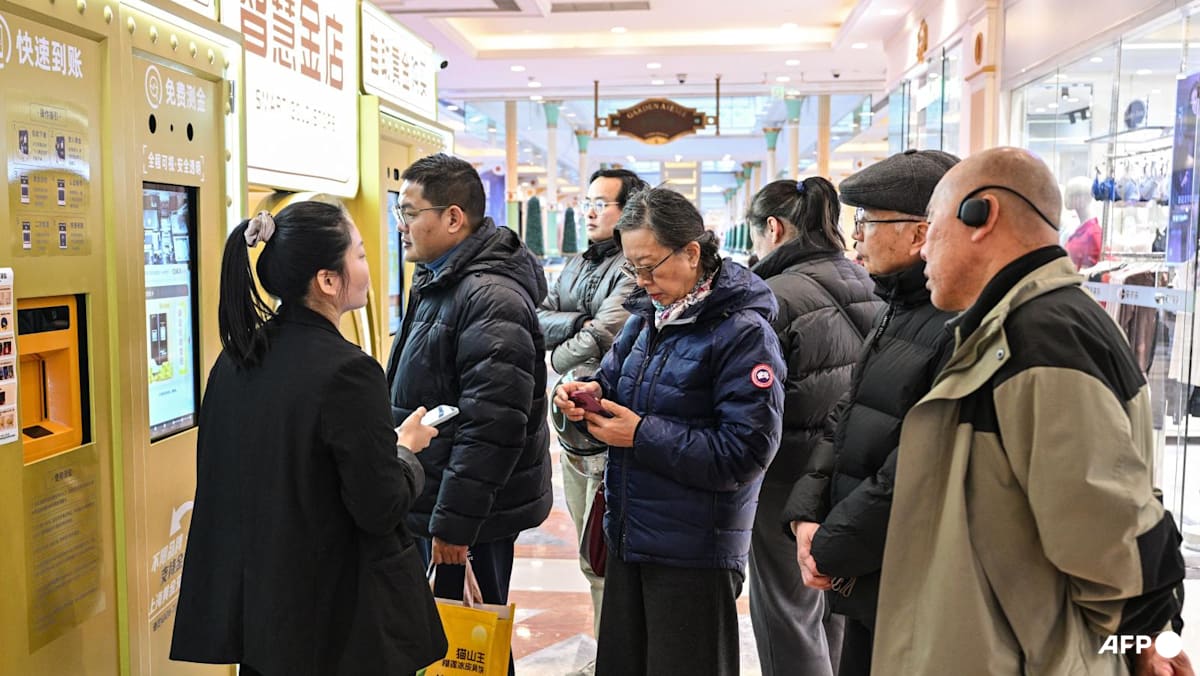 Chinese cash in jewellery at automated gold recyclers as prices soar