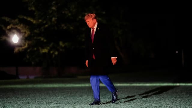 霍峡战后首现大规模通行 特朗普称伊朗局势有进展