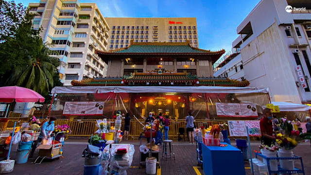 “16岁以下者无须求签”告示引关注 四马路观音堂解释原因