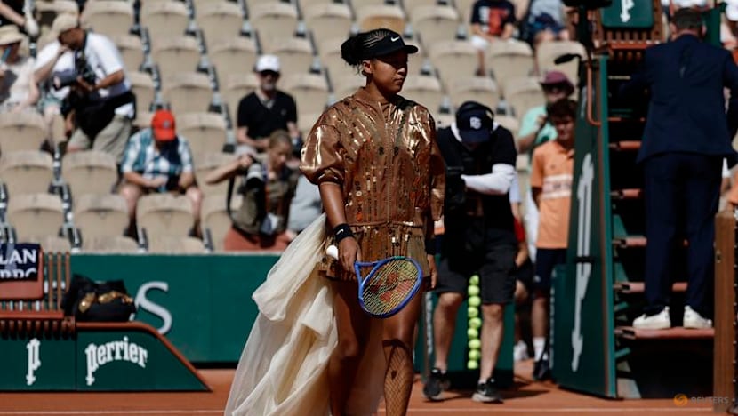Style and steel as Osaka tames Vekic to reach Paris third round