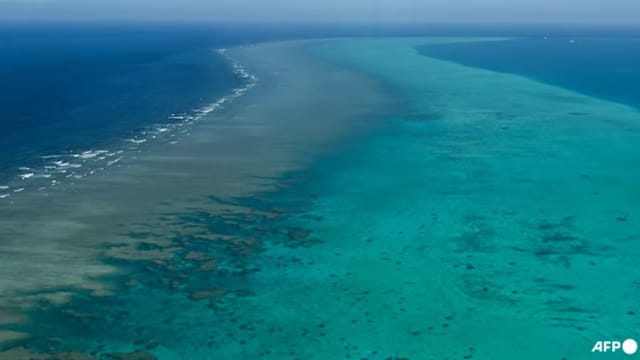 新加坡国旗货船南沙群岛附近翻覆 两人死亡