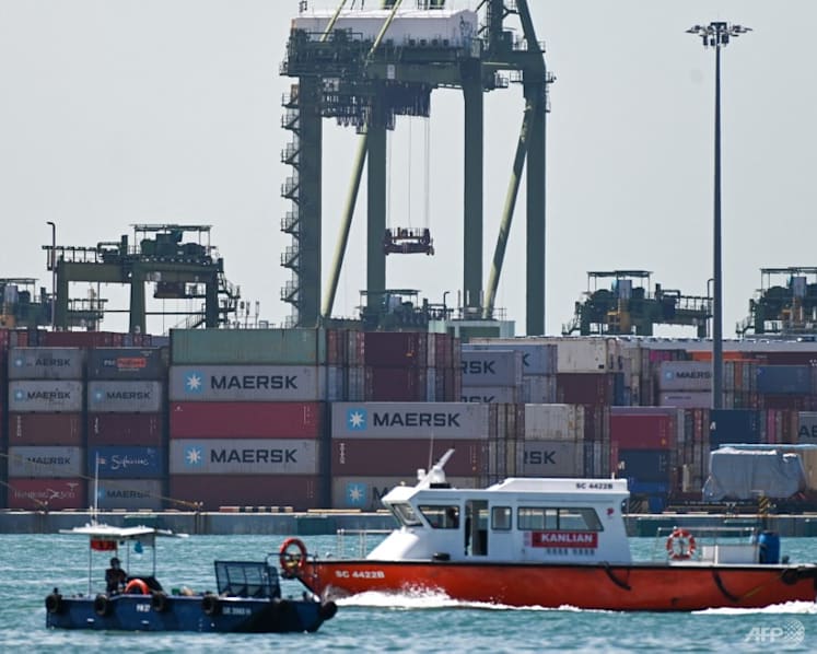 Singapore's exports rise 7.7% in March