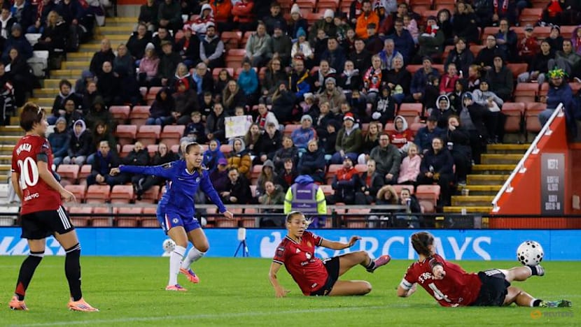 Sandberg scores stunner as Man United grab 1-1 WSL draw with Chelsea