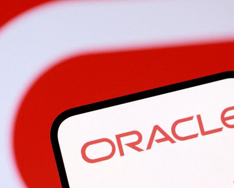 Oracle hires Schneider Electric's Maxson as CFO amid AI spending boom