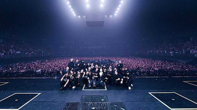 王嘉尔“MAGICMAN 2”世界巡演曼谷魔幻启航，高空特技震撼开场，邀粉丝共舞引爆泪崩瞬间！