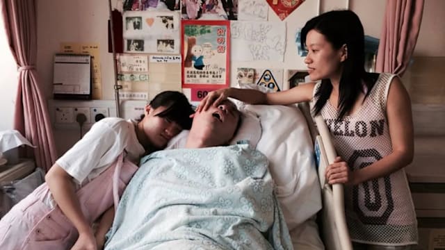 女儿8岁等到长大 港警遭割颈瘫痪21年后离世