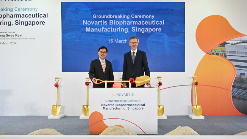 Novartis labur S$340 juta, luaskan loji pengeluaran di Tuas Novartis labur S$340 juta, luaskan loji pengeluaran di Tuas