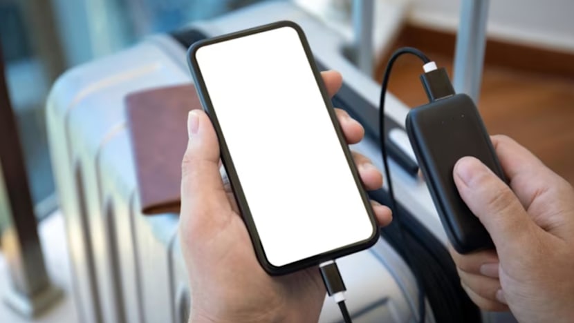 Bawa power bank naik pesawat dari Singapura bakal dibatasi, ini aturannya