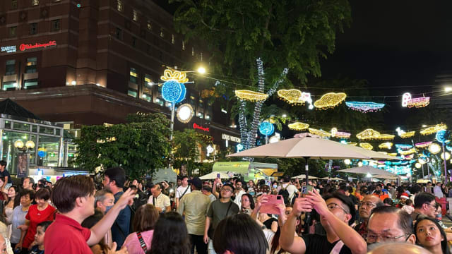 乌节圣诞大街欢首次举办平安夜街头派对