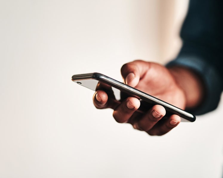 Police officer jailed for sending harassing messages to teenager he was investigating