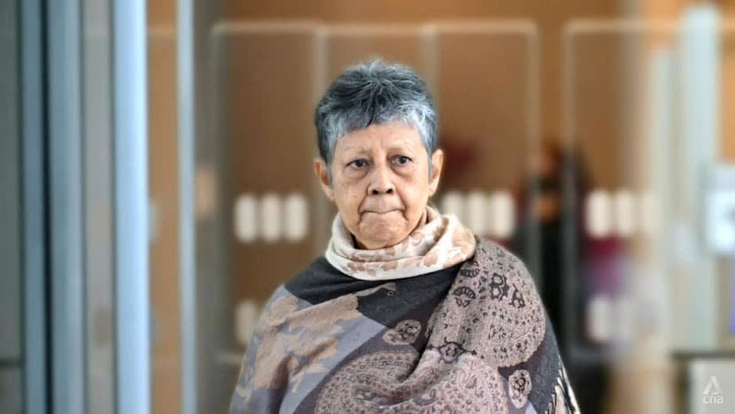 புறாக்களுக்குத் தீனி போட்ட 71 வயதுப் பெண்ணுக்கு $3,200 அபராதம் 