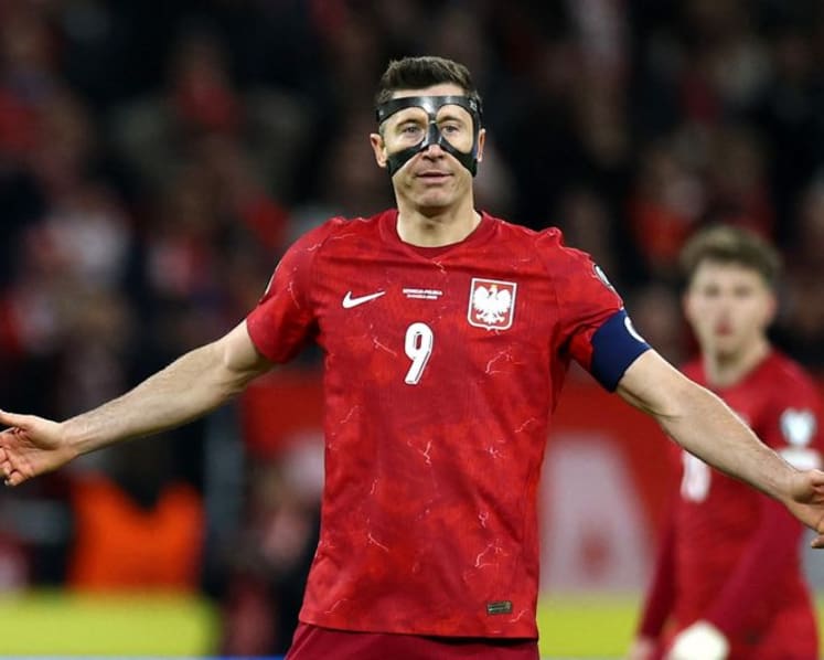 Gyokeres strikes late as Sweden edge Poland to reach World Cup finals