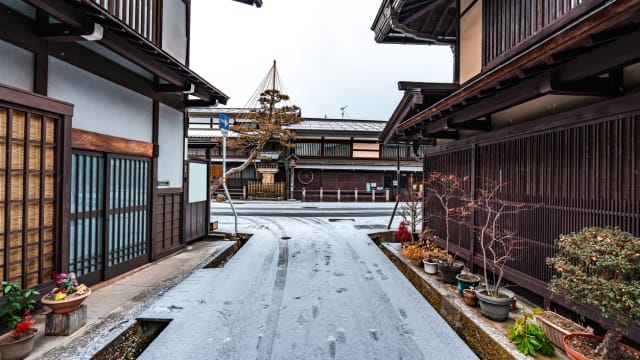 日本天气异常温暖 料引发雪崩和水患