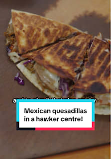 Chef James Leok’s stall at Amoy Street Food Centre offers possibly the lowest-priced Mexican food in the CBD — quesadillas here go for $9 a plate, no service charge or GST! James, who used to work at Mexican restaurant Spruce Taqueria and the Google’s office canteen, also serves rice and salad bowls. #8dayseathawker #mexicanfood #hawker #tiktoksg