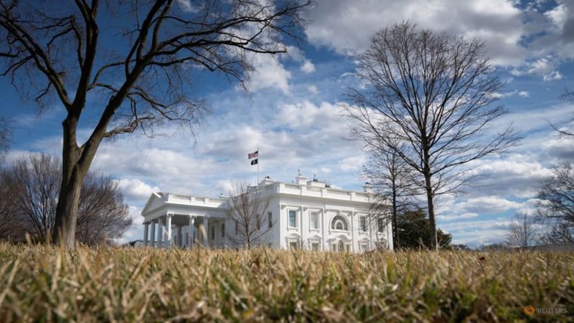 Lightning strike near White House kills two people Lightning strike near White House kills two people