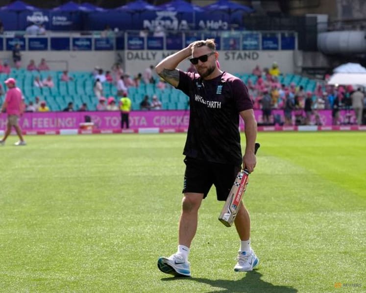 McCullum keen to stay on as England coach despite challenges