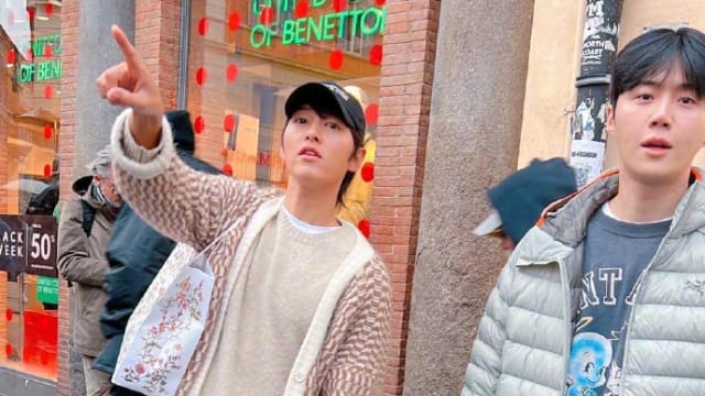 宋仲基二胎女儿出生后首露面，竟被捕获和金宣虎罗马逛街！