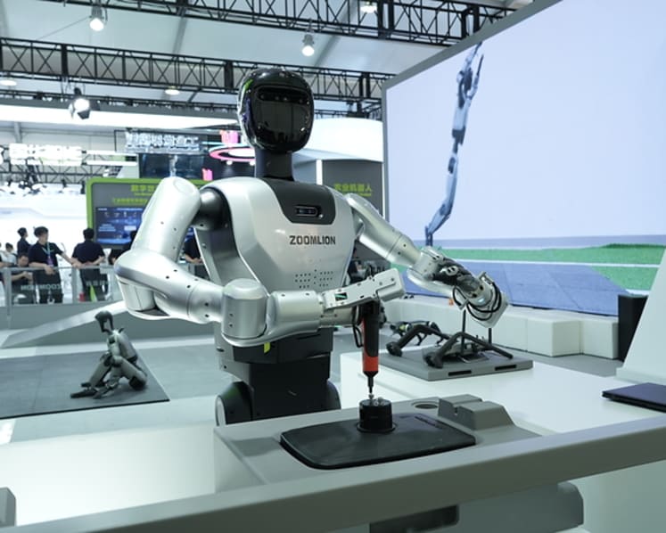 2026 World Robot Conference: Zoomlion Showcases Industrial Embodied Intelligence