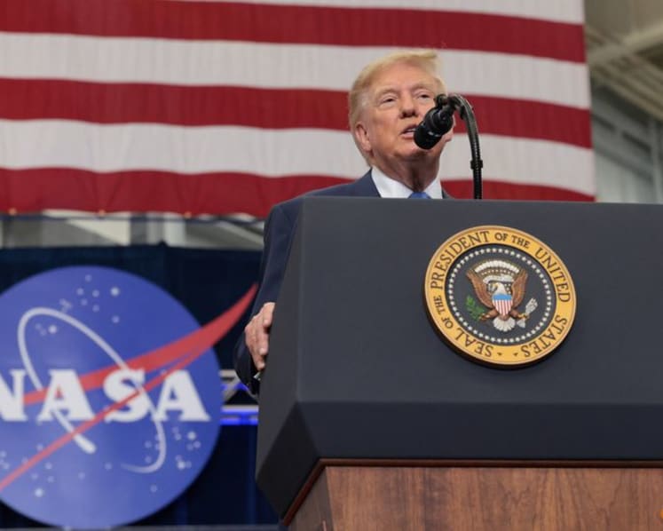 Trump signs order to create a US Space Academy