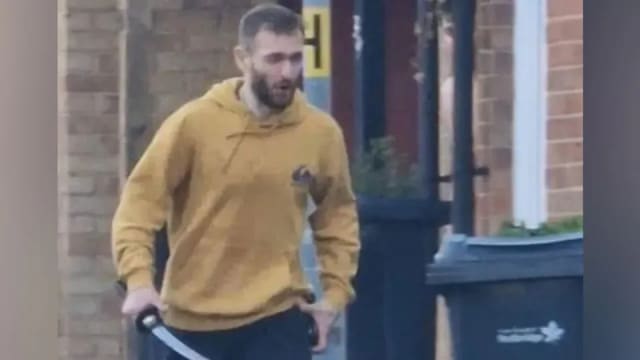 英国男子街上挥刀伤人 五人受伤入院